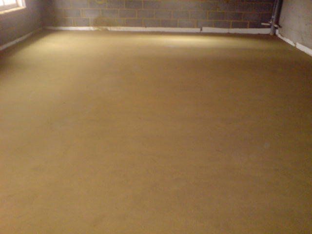 Fast drying screed