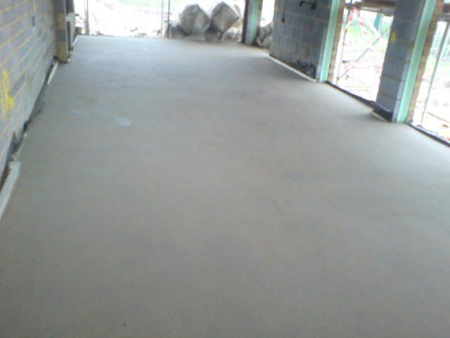 Fast drying screed