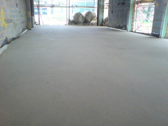 Fast drying screed