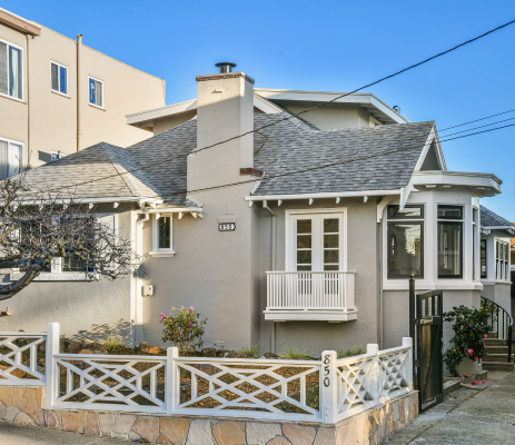 A house with the number 550 on the front of it