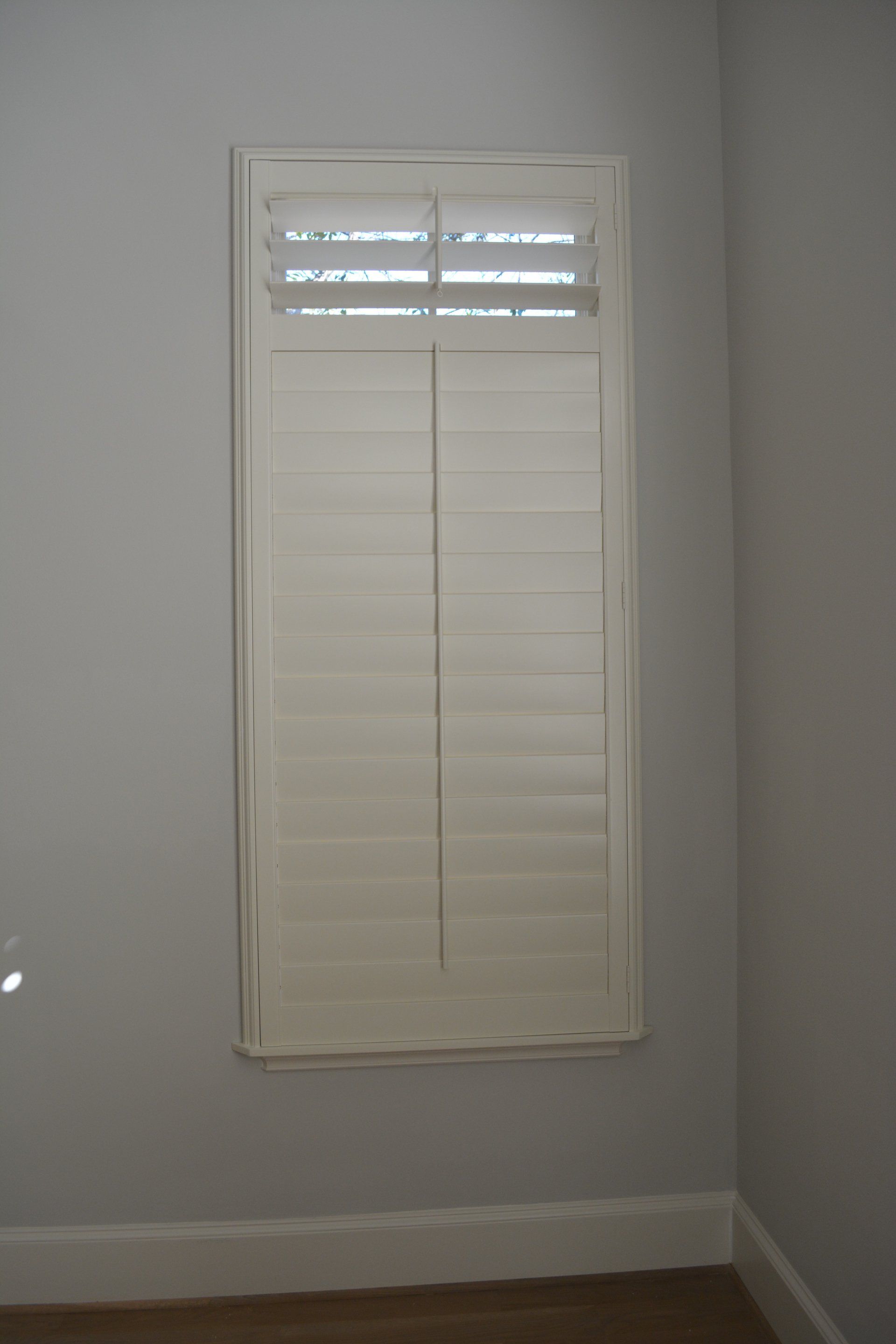 Face Mount Tilt Rod Shutter