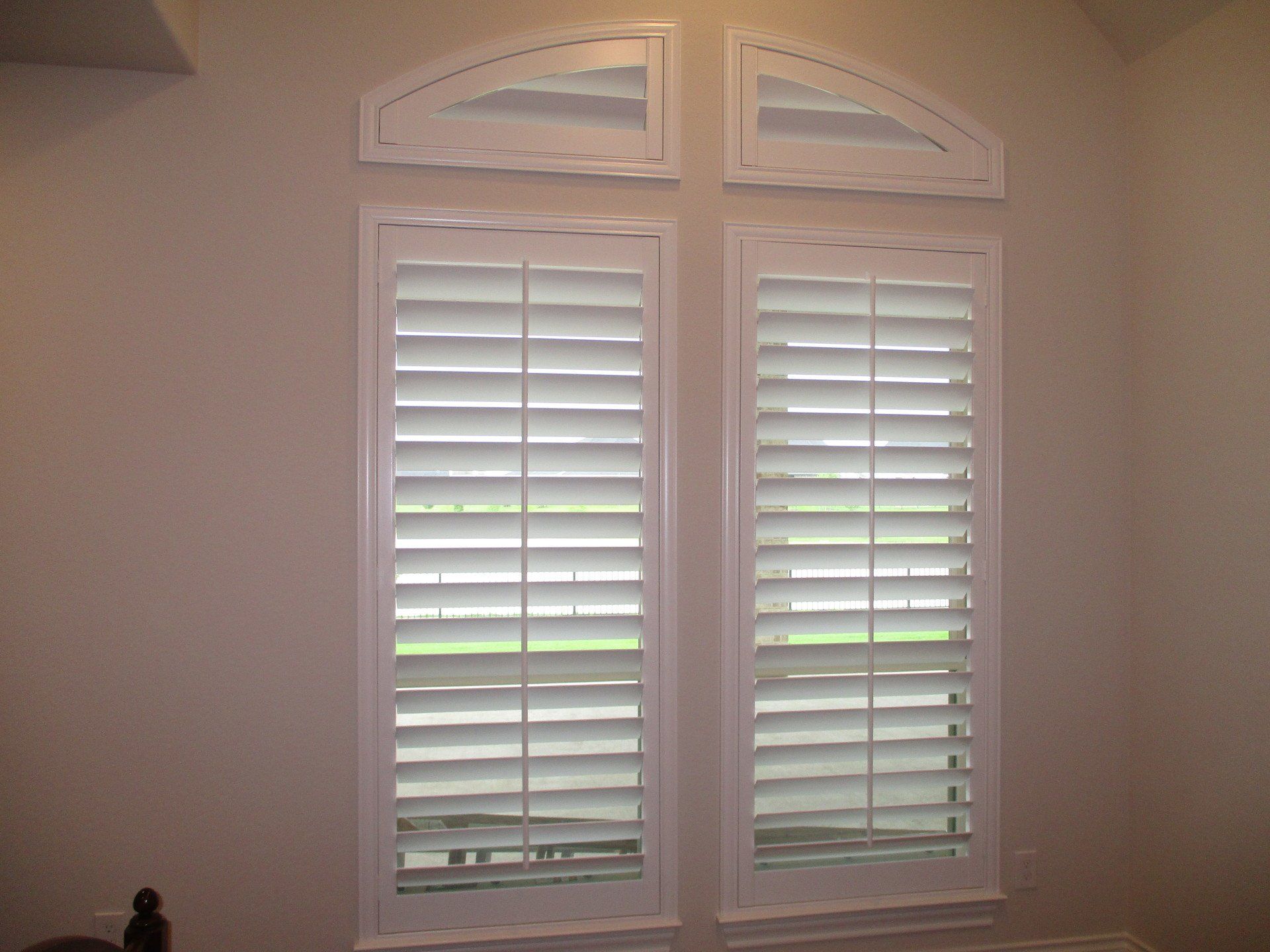 Tilt Rod Eyebrow Shutter