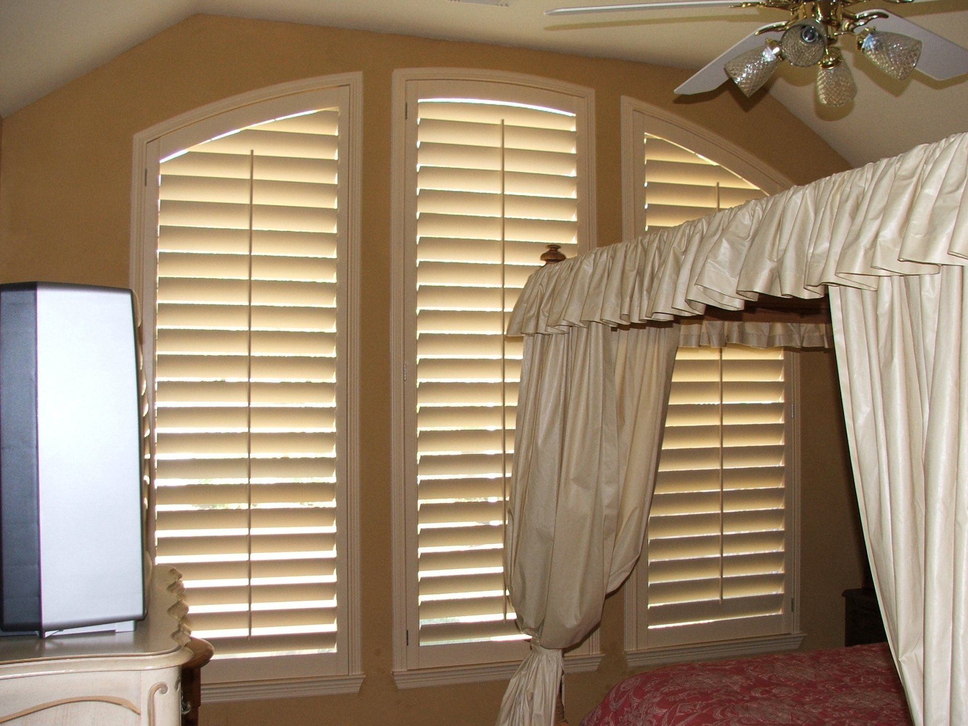 Tri Brow Tilt Rod Shutter