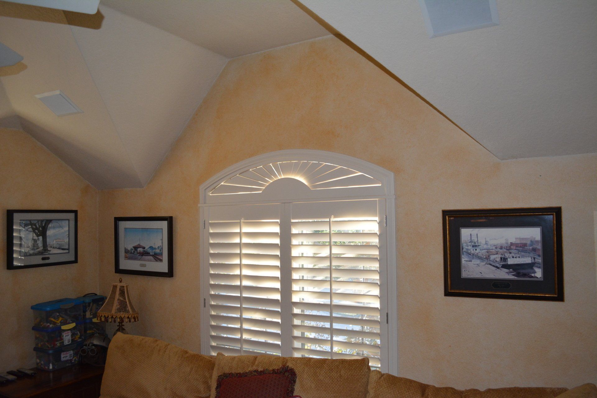 Sunburst Tilt Rod Shutter