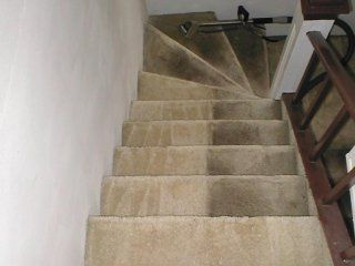 pulizia di scale con moquette