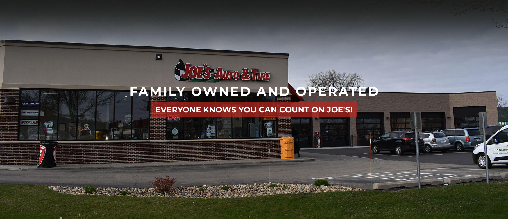 A building for Jet's Pizza. Sign reads 