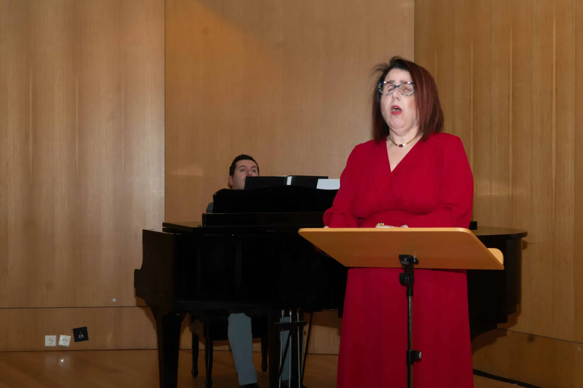 Η Μαρία Γεωργαρακάκου τραγουδώντας Since from my dear (H. Purcell).