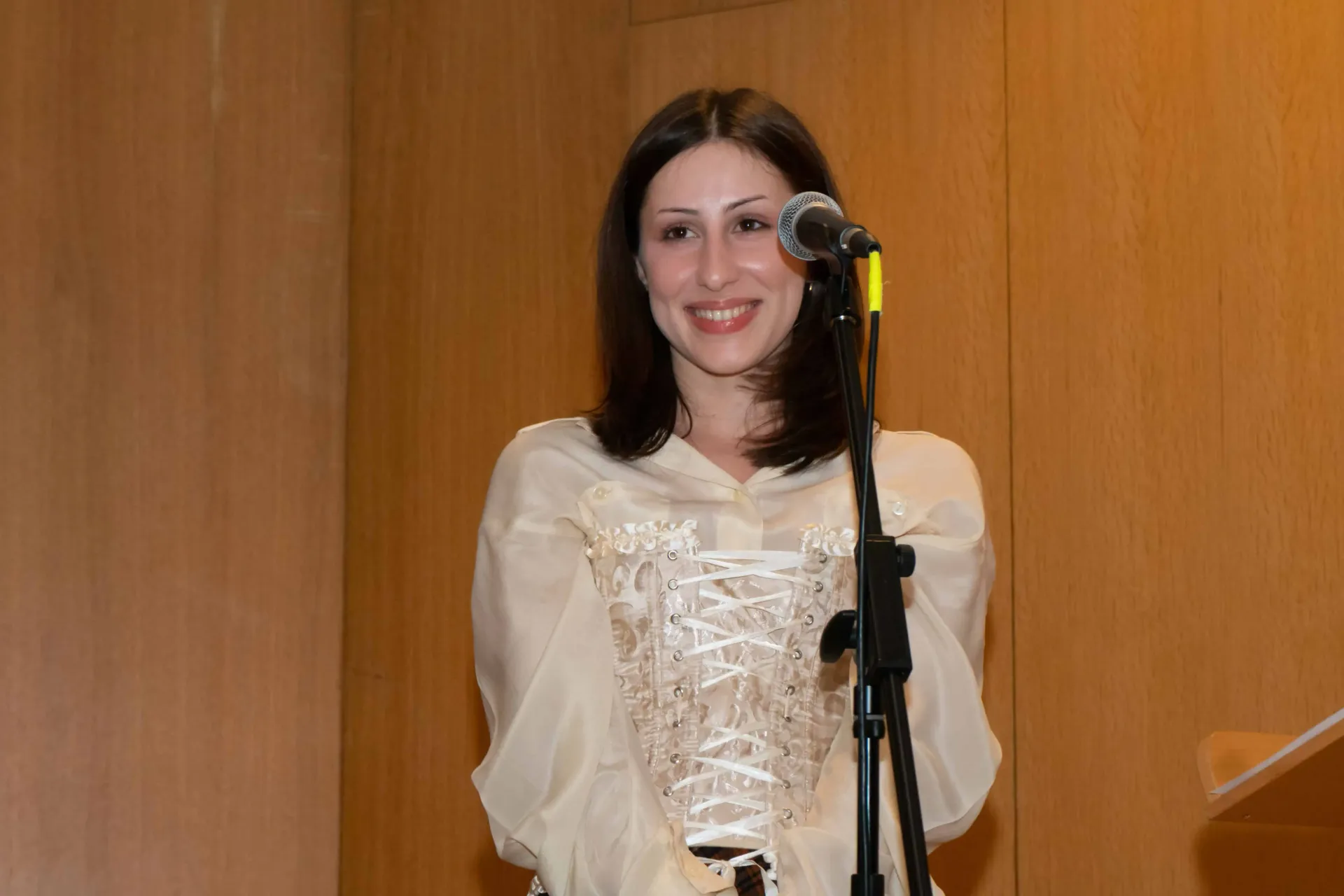 Η υψίφωνος Άννα Βασιλειάδη ερμηνεύει 