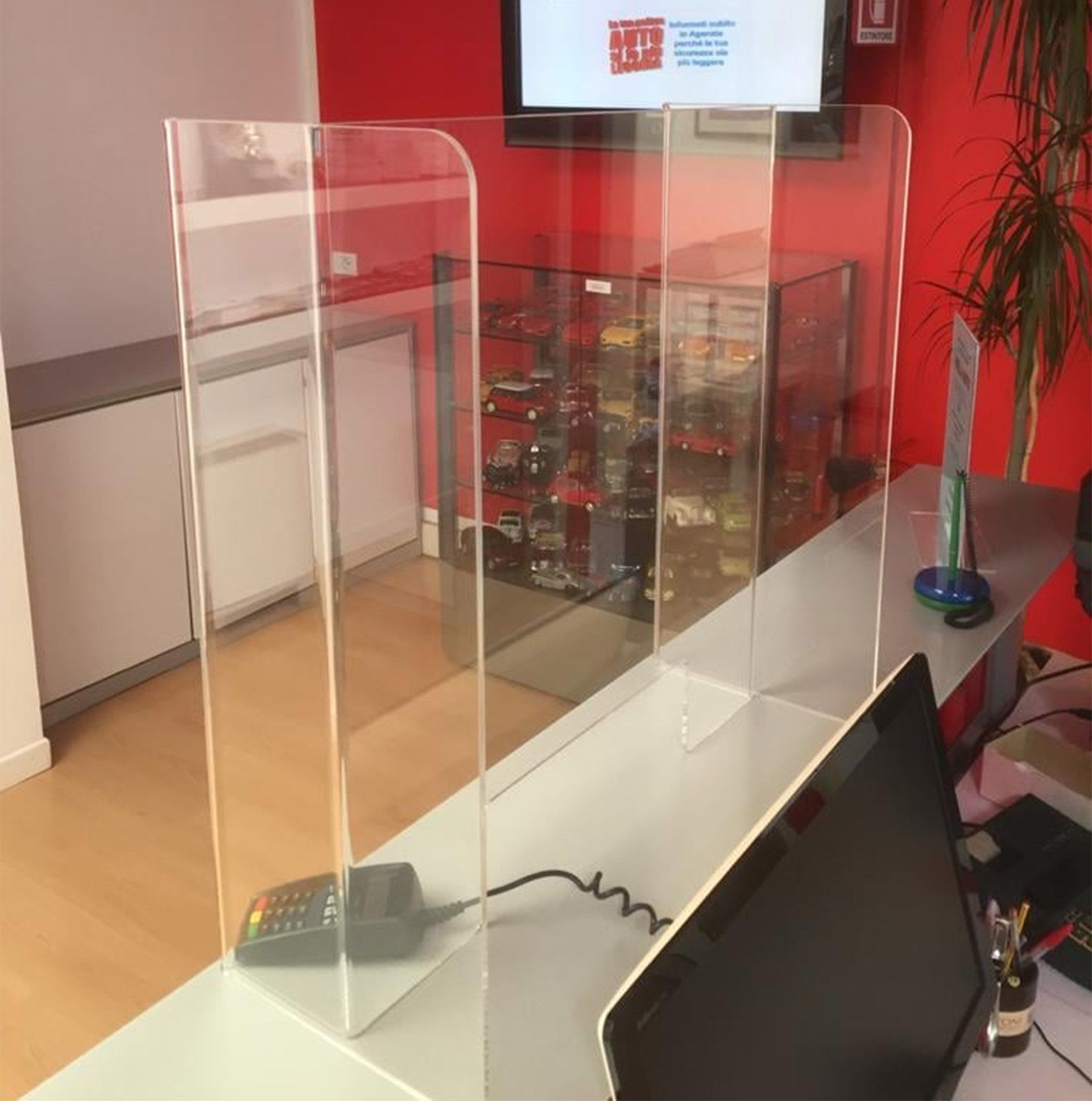 parete in plexiglass