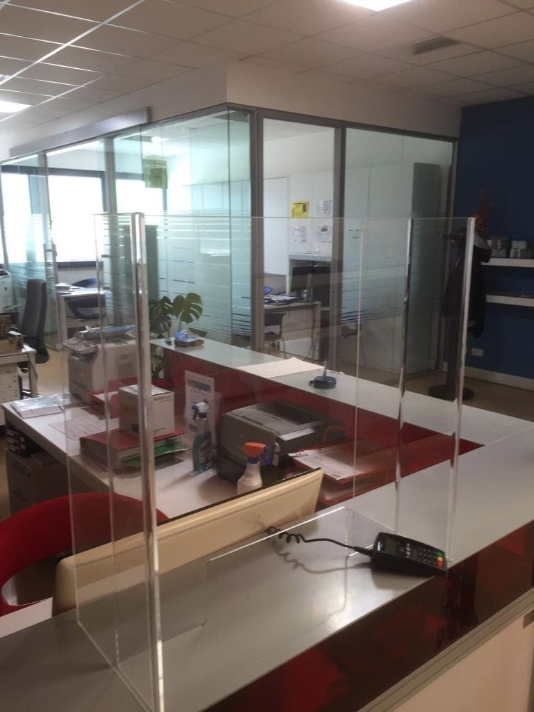 parete in plexiglass