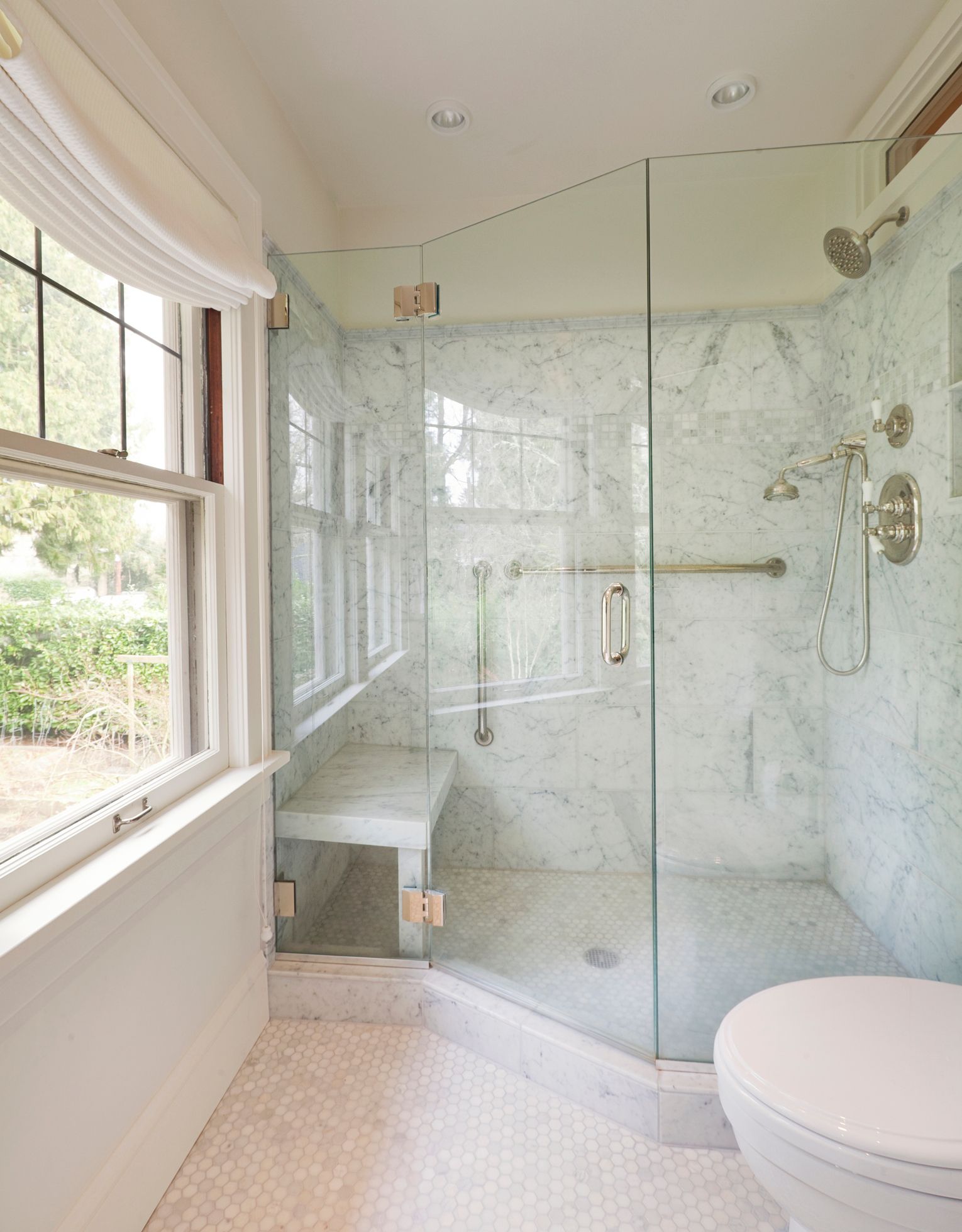 Depiction of shower door installation in Daytona Beach, FL. Depiction of shower door installation in Daytona Beach, FL.