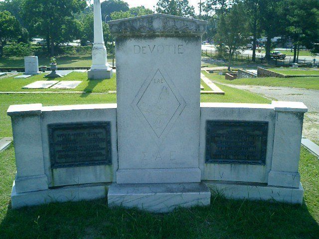 Before Maintenance — Columbus, GA — Columbus Monument Company