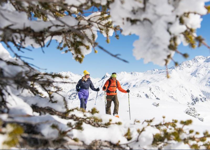 Schneeschuh-Wanderung zum Nenzigast Wasserfall