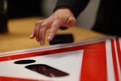 Colaborare strategică majoră pentru tipărirea de semne de circulație