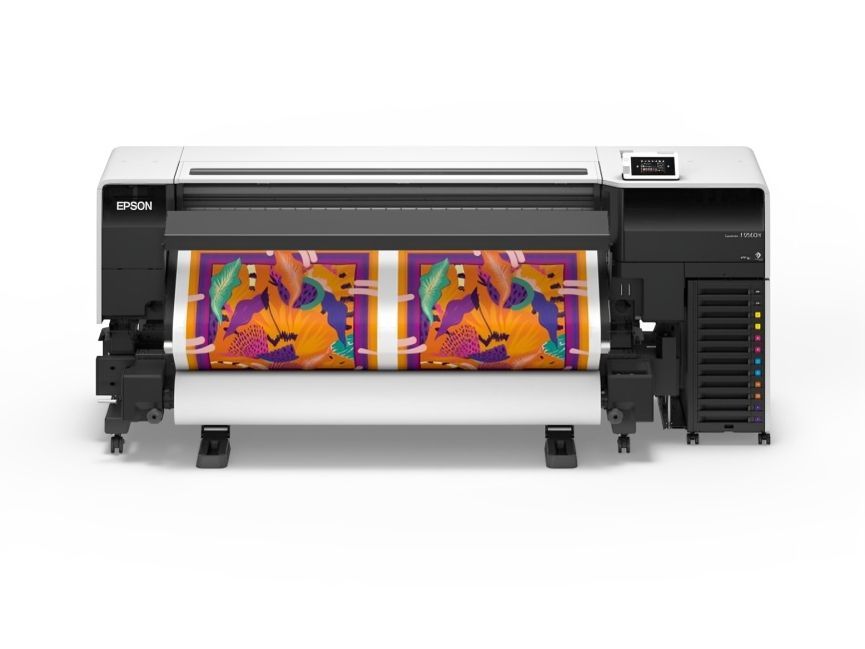 Epson  anunță lansarea noii imprimante cu sublimare Epson SureColor F9560 la târgul Visual Impact 2024 din Brisbane. Imprimanta SC-F9560 înlocuiește modelele anterioare SC-F9460 și SC-F9460H, oferind o calitate îmbunătățită a imaginii, viteză sporită și gestionare mai ușoară a consumabilelor. 