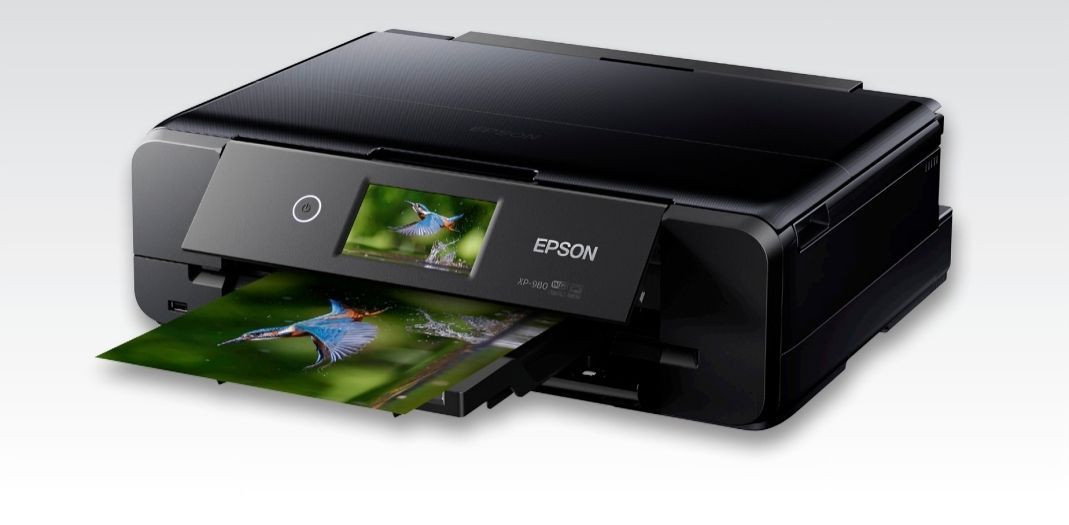 Epson XP-980: Imprimantă foto pentru creativi, pasionați și familii  culori vibrante în format lat