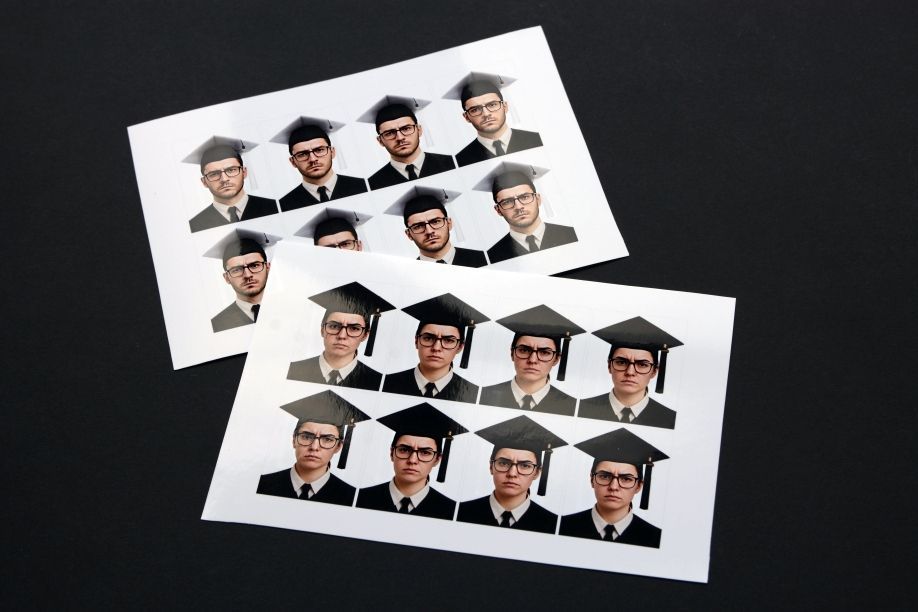 Ești în căutarea unor fotografii perfecte pentru diploma de master? La Stancu Print Berceni, Sectorul 4, oferim servicii profesionale de imprimare poze diplomă master, la dimensiunea exactă de 3x4 cm, esențiale pentru documentele tale academice.
Cu o experiență vastă în imprimarea foto de înaltă calitate, Stancu Print este soluția ta de încredere pentru poze diplomă master, asigurând claritate, culori fidele și respectarea standardelor cerute. Ne mândrim cu expertiza noastră în a oferi fotografii precise și rapide, perfect adaptate nevoilor tale.
Situat convenabil în Berceni, Sectorul 4, suntem destinația ideală pentru studenții care au nevoie urgent de poze pentru diploma de master. Procesul nostru eficient garantează că vei obține fotografiile necesare rapid, fără compromisuri la calitate.
Alege Stancu Print pentru imprimare poze diplomă master 3x4 cm și beneficiază de:
Calitate Superioară: Fotografii clare, cu detalii precise, esențiale pentru documente oficiale.
Dimensiune Exactă: Imprimare poze 3x4 cm, conform cerințelor universitare.
Rapiditate și Eficiență: Serviciu prompt pentru a te asigura că ai pozele la timp.
Locație Accesibilă: Ne găsești ușor în Berceni, Sectorul 4.
Credibilitate și Încredere: Suntem partenerul tău de încredere pentru servicii foto profesionale.
Transformă-ți eforturile academice în realitate cu poze de diplomă impecabile. Vizitează Stancu Print Berceni, Sectorul 4, și asigură-te că documentele tale sunt complete cu fotografii de cea mai bună calitate!