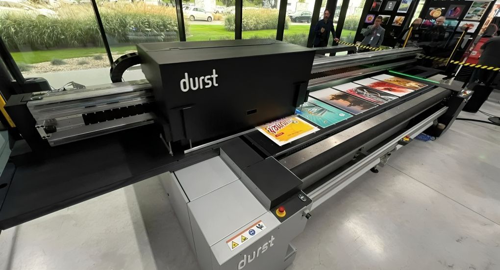 Durst P5 X: Revoluționează producția de imprimare cu tehnologie de ultimă generație.