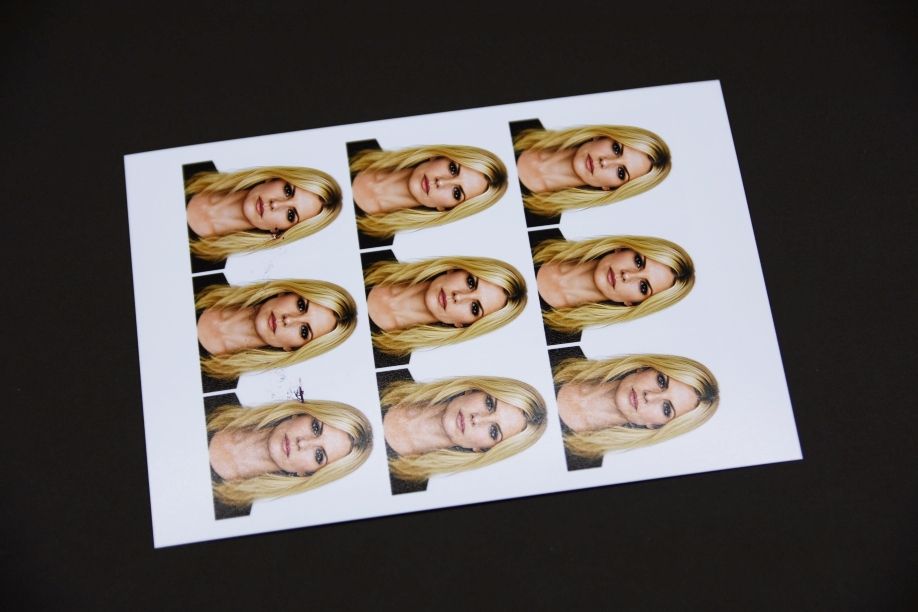 Stancu Print transformă fișierele digitale în produse fizice de înaltă precizie pentru uz oficial. Expertiza acumulată în printare pentru documente de identitate, legitimații și acte administrative plasează Stancu Print ca standard de referință în tipografia specializată din România.