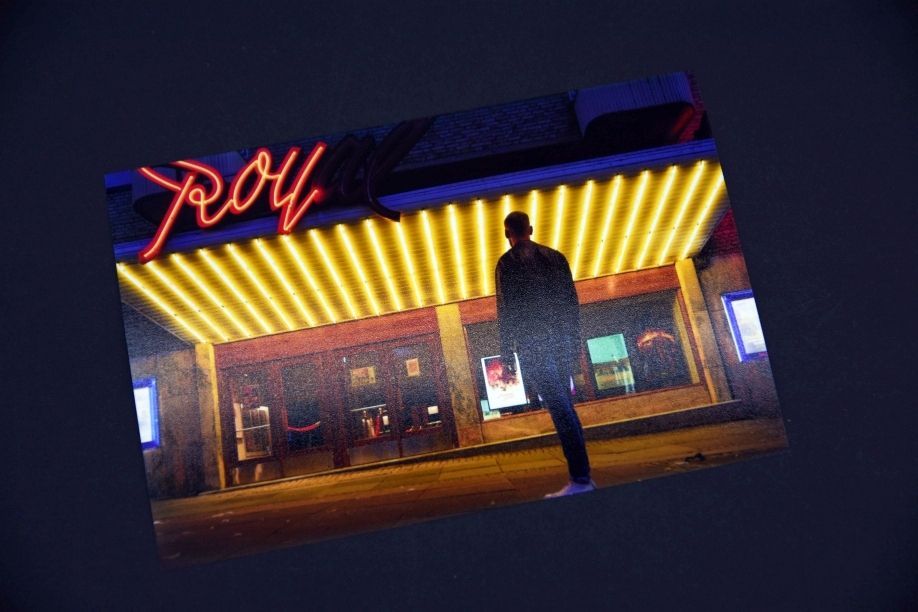 Stancu Print imprimă pe hârtie foto Luster semi-lucioasă  dimensiunea 10x15 cm 290 g/m²: culori profunde, contrast superior, reflexii minime. Perfect pentru expoziții și portofolii. Comandă acum  livrare rapidă în toată România!