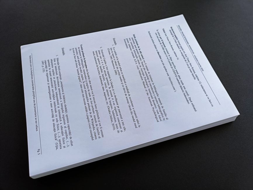 Serviciul nostru de printare A4 este conceput special pentru mediul academic solicitant. Spre deosebire de imprimantele obișnuite cu jet de cerneală, noi folosim exclusiv cerneală pigmentară profesională.