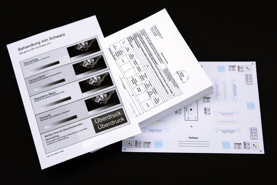 Serviciul de copiere documente A4 alb-negru (monocrom) reprezintă o soluție esențială pentru multiplicarea rapidă a suporturilor informaționale de tip text, grafice simple sau formulare. Optimizat pentru volum mare, acest proces utilizează tehnologie de imprimare inkjet pigment de înaltă rezoluție (minim 600 DPI) pentru a asigura claritatea caracterelor și a contrastului. Specificații Tehnice Relevante  Format standard: A4 (210 x 297 mm). Tipărire: Tehnologie inkjet, cerneală tip pigment (rezistentă la apă și degradare). Suport: Hârtie standard 85g/mp, hârtie subțire (până la 85g/mp). Moduri de procesare: Simplex (o singură față.  Viteză de execuție: Capacitate de procesare de mare viteză (PPM ridicat) pentru volume industriale.