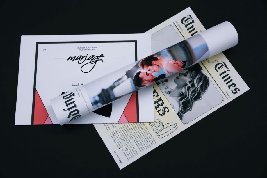 Dacă vrei cele mai faine ziare de nuntă personalizate în format A3 din România, Stancu Print e locul potrivit. Au experiență cu printuri pentru evenimente și folosesc hârtie mată, față-verso, de 125 g/m², deci totul arată impecabil. Plus, livrează oriunde în țară, așa că nu trebuie să-ți faci griji pe partea asta. La Stancu Print nu trebuie să alegi între calitatea imaginilor și detaliile tehnice—le ai pe ambele. Comandă-ți ziarul de nuntă aici și vei avea o amintire specială, pe care cei dragi sigur o vor păstra cu drag mult timp.