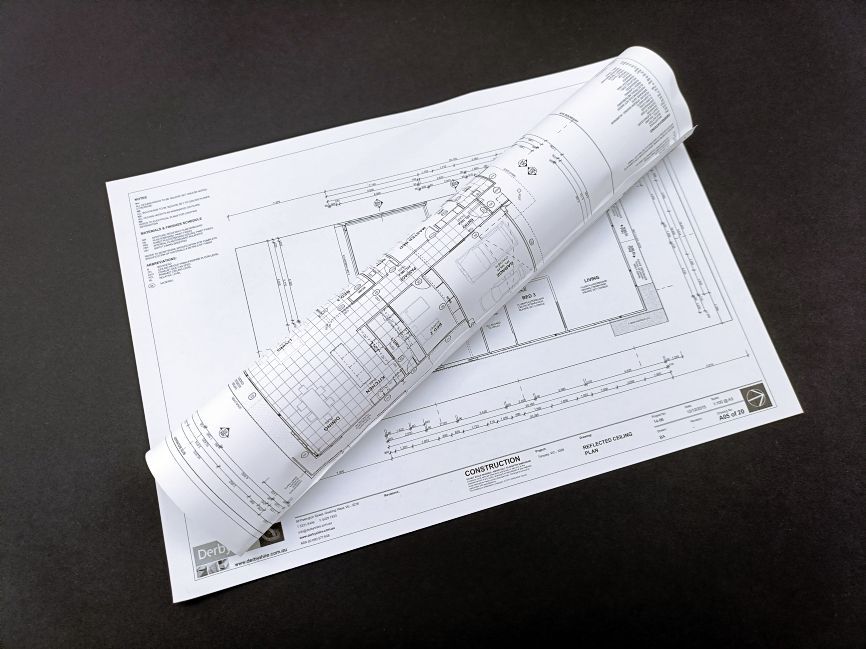Oferim tot sprijinul de care aveți nevoie pentru proiectele de arhitectură, inginerie sau design. Vă ajutăm cu printuri de precizie, indiferent de cât de detaliate sau complexe sunt planurile sau tabelele voastre. Transformăm documentația digitală în materiale tipărite de calitate, astfel încât informațiile să fie clare și ușor de citit, chiar și atunci când e vorba de texte stufoase sau grafice complicate.