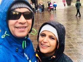 Rainy-day selfie of Manish and Rachana keeping spirits high at couples coaching in Goa