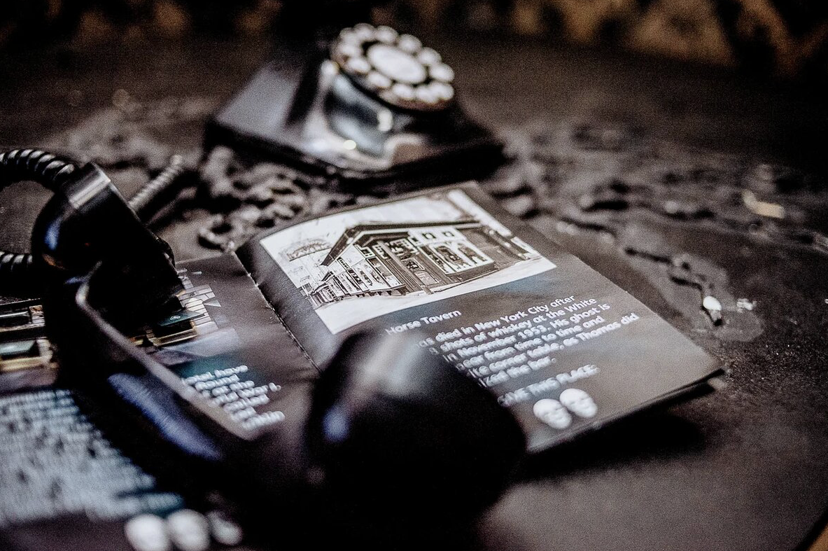 Retro Styled Escape Room's puzzles and mind games. Like a cursed phone on that picture!