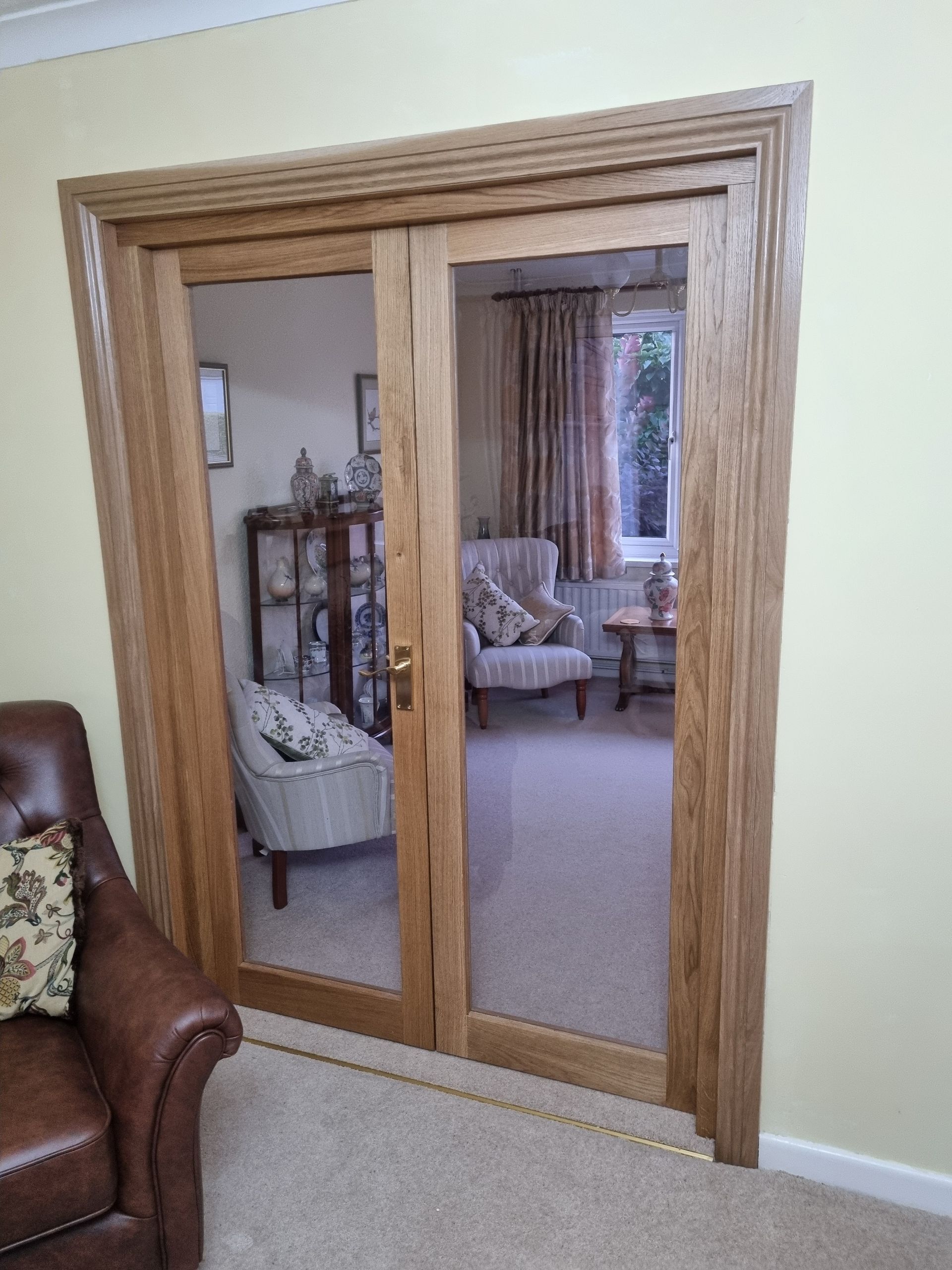 solid oak front door
oak door and frame
Tongue and groove oak door