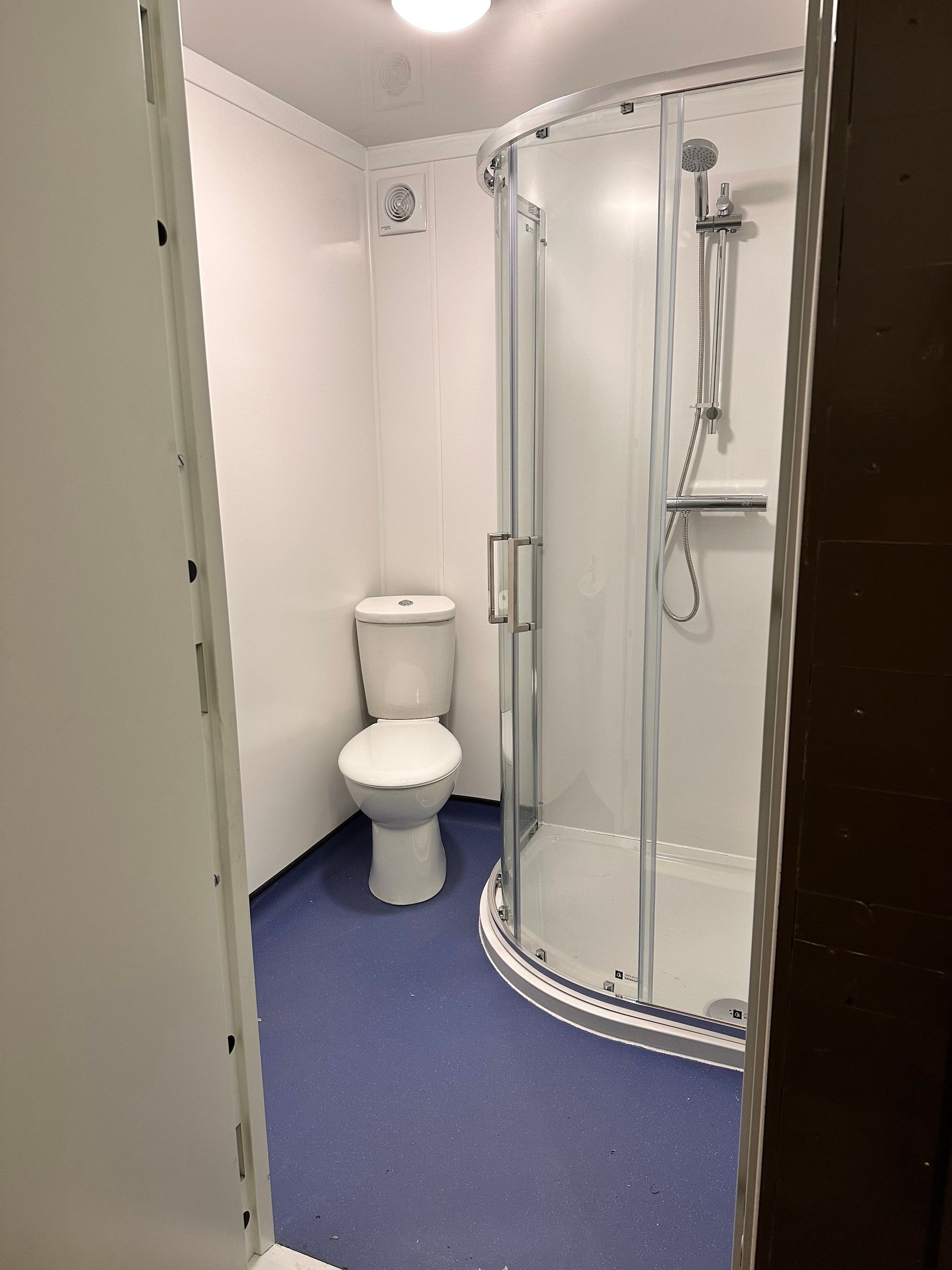 Shower and toilet as part of the glamping bathroom module