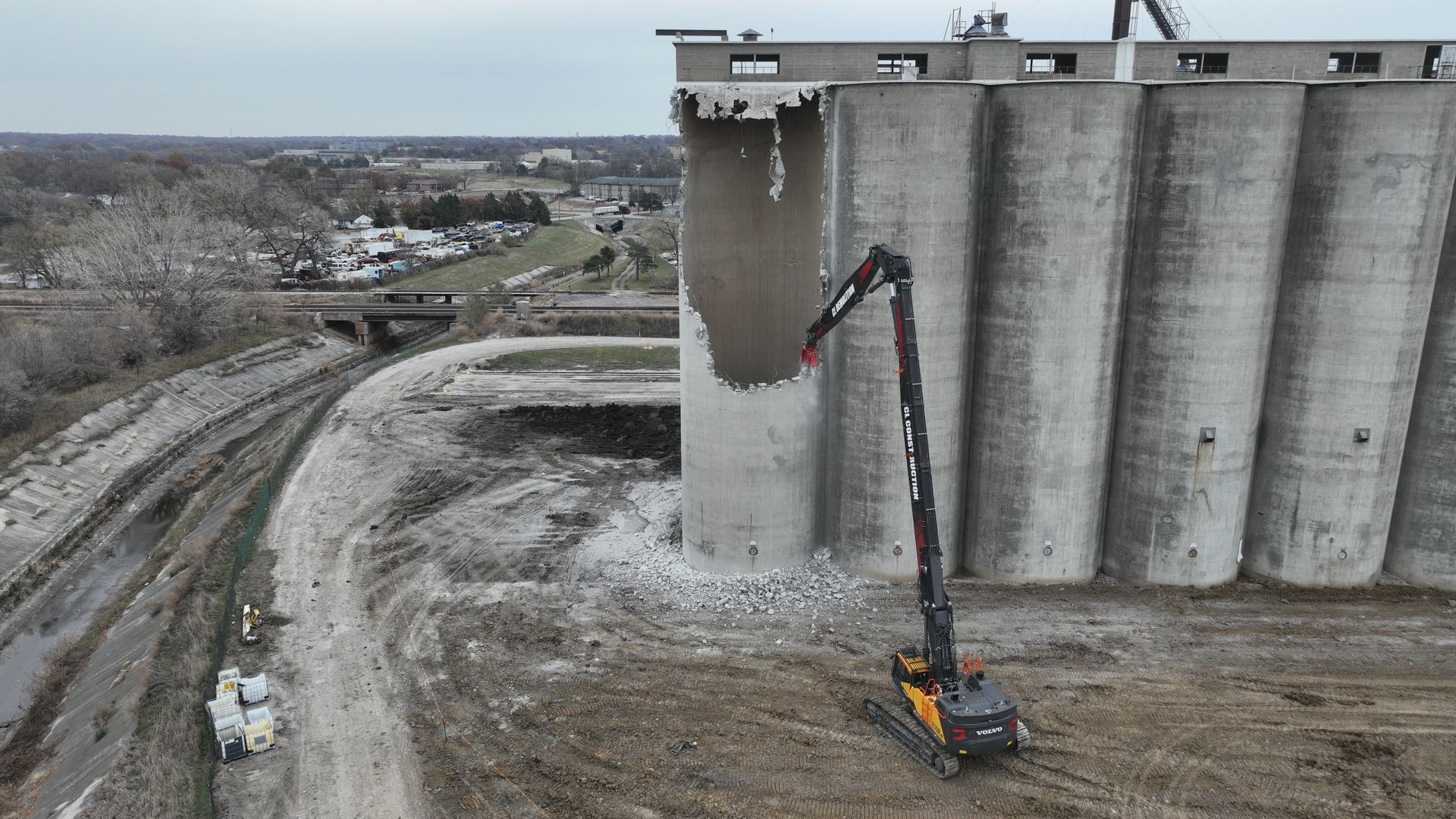 CL Construction Hansen-Mueller grain elevator at 3001 Cornhusker Highway in Lincoln, Nebraska with a Volvo EC750E HR high-reach excavator