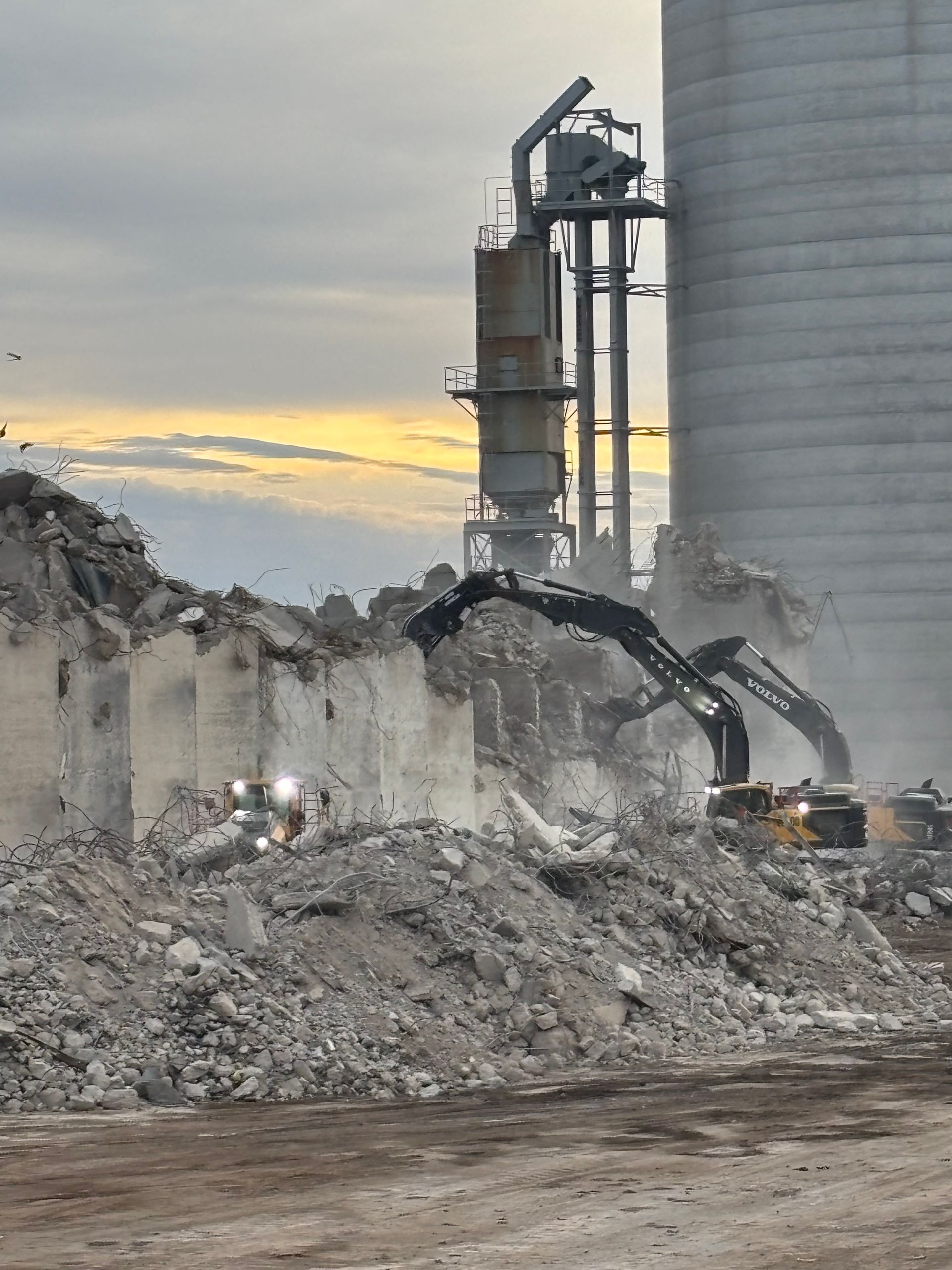 Sunray Texas CL Construction Demolition Skyland Grain
