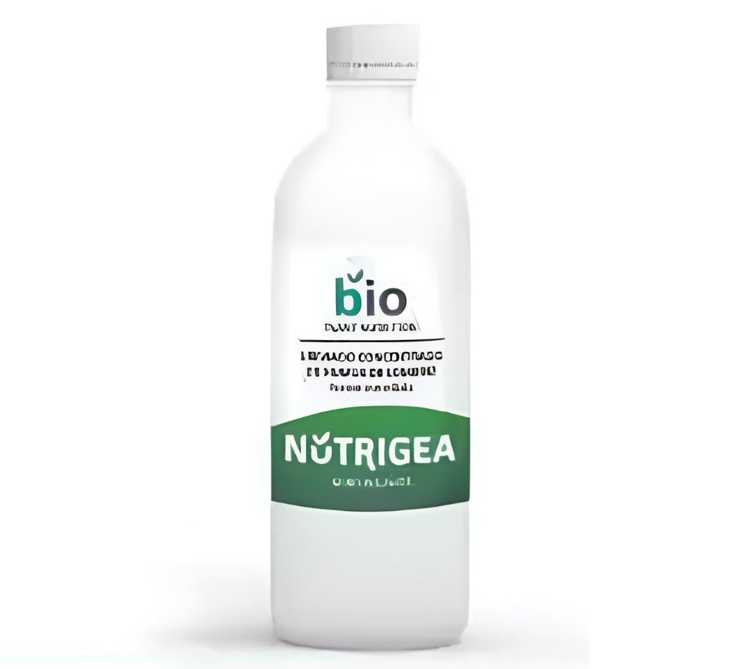 Botella blanca de suplemento de salud Nutrigea con etiqueta verde y blanca.