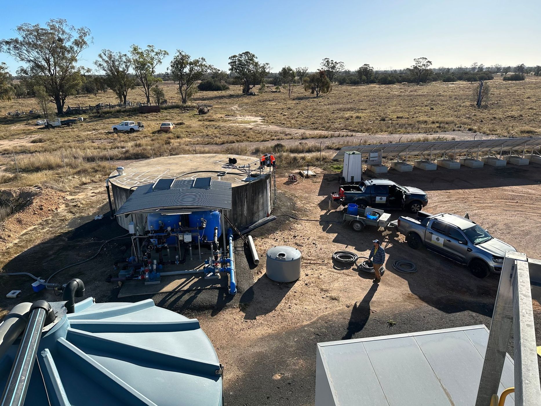 Reservoir cleaning equipment and site