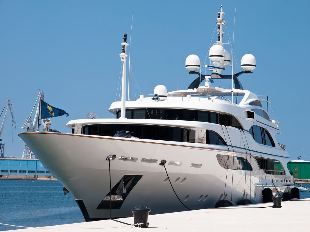 Large luxury yacht in need of intricate repairs needed South Miami