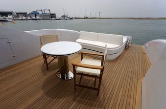 40ft yacht with exterior decking made from the finest wood