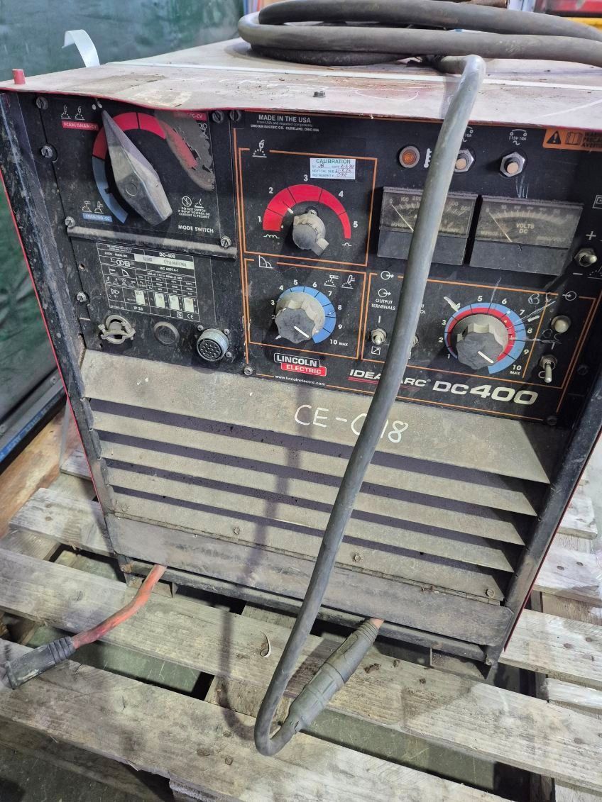 A  DC400 Model with Dials and Controls  — Bundaberg Auction Centre in Gooburrum, QLD
