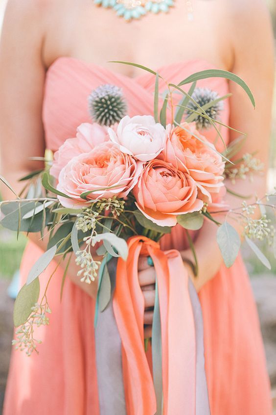 Find the latest in wedding bouquets, centerpieces, arches, and floral decor