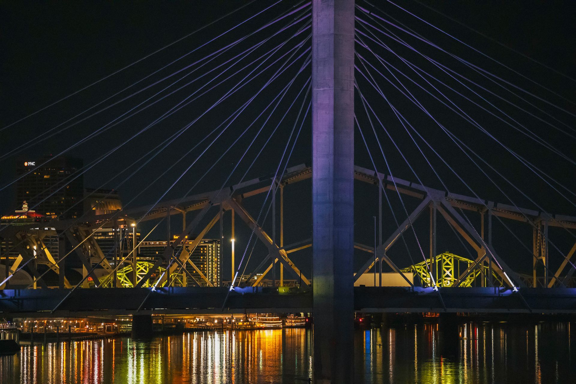 Louisville, KY bridge image