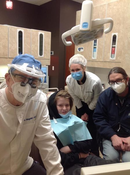 Dentist Explaining Tooth X-Rays to a Female Patient — Minnetonka, MN — Cendar Hill Dental Center