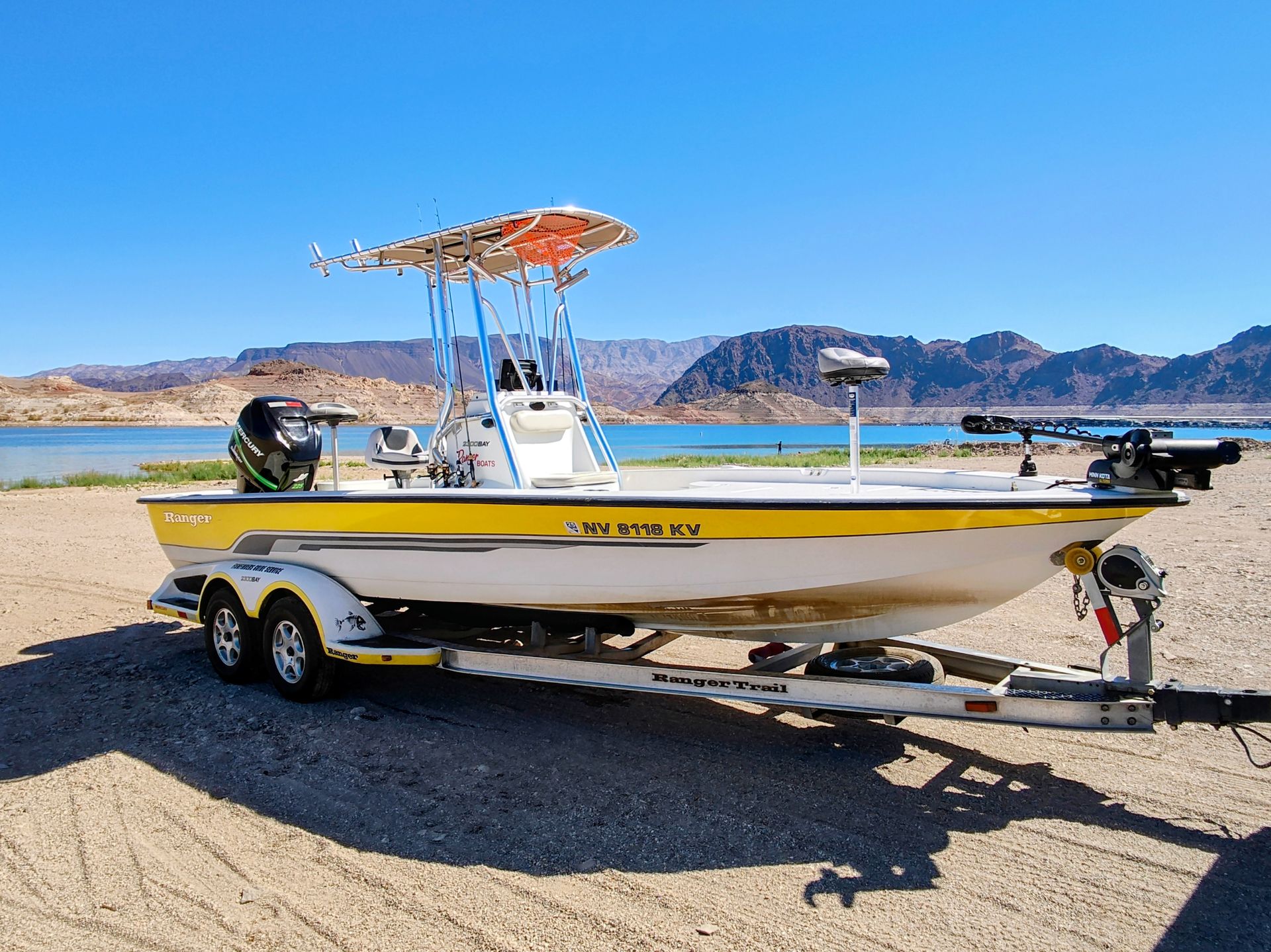 Fish Lake Mead on an awesome Ranger 2300 Bay Boat