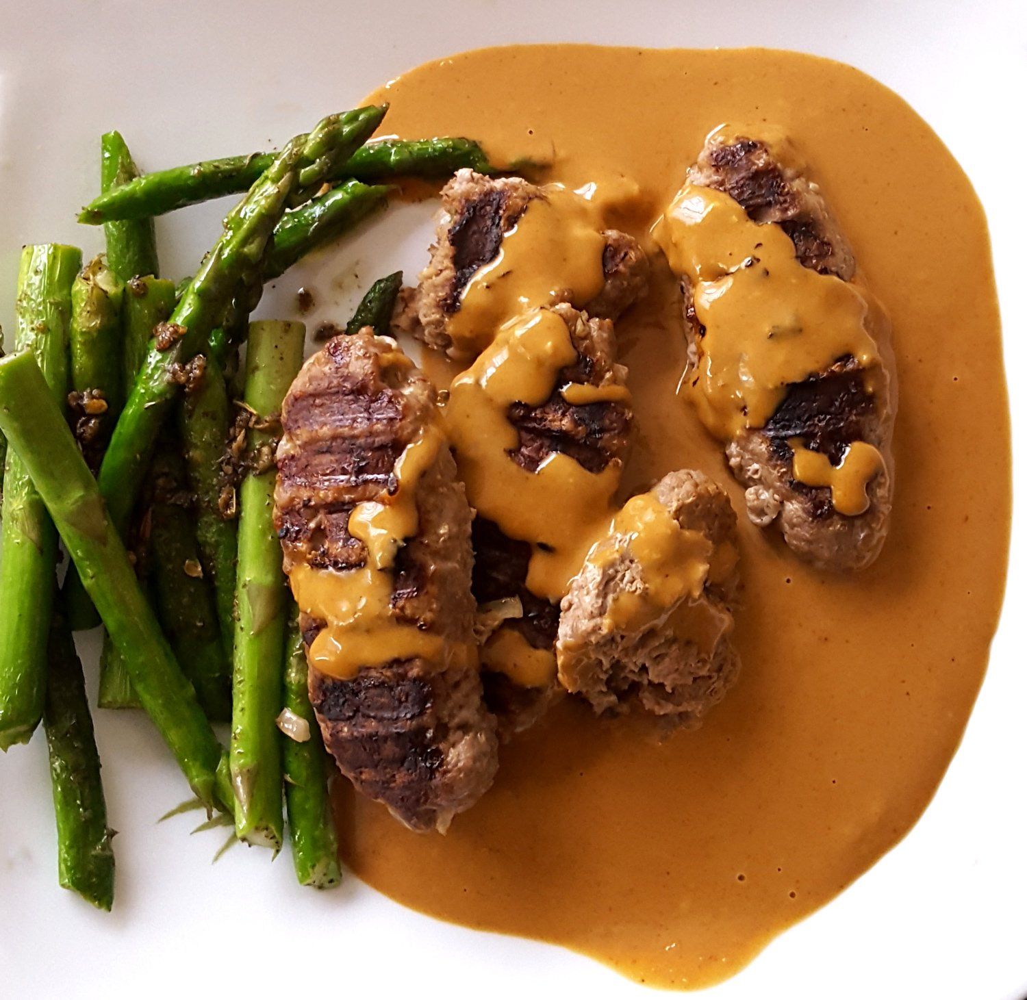 A good idea for a low carb lunch which does not take  a lot of time to make
