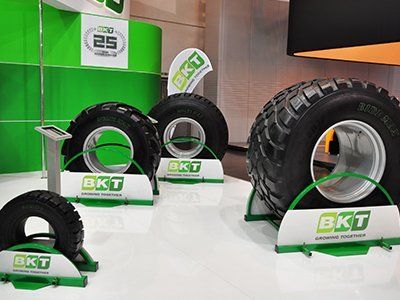 Tyre Showcase Stand – Melbourne, VIC - Swift Metal Fabrication