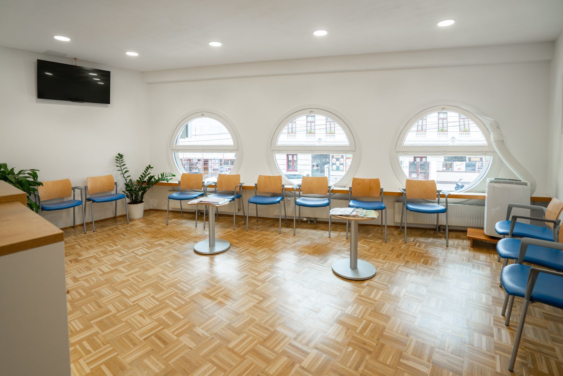 Wartezimmer in der Praxis Dr. Zahra Vatanparast