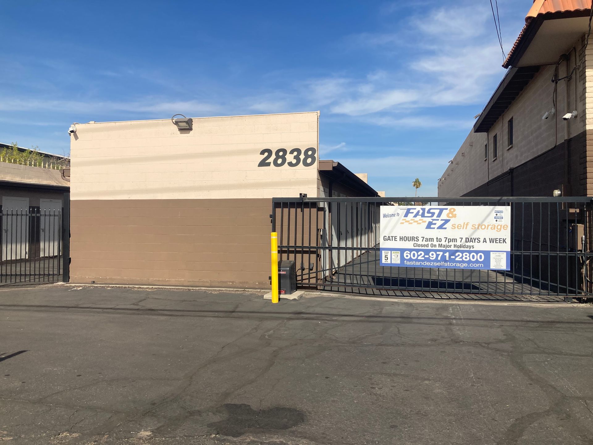 A building with the number 2838 on it