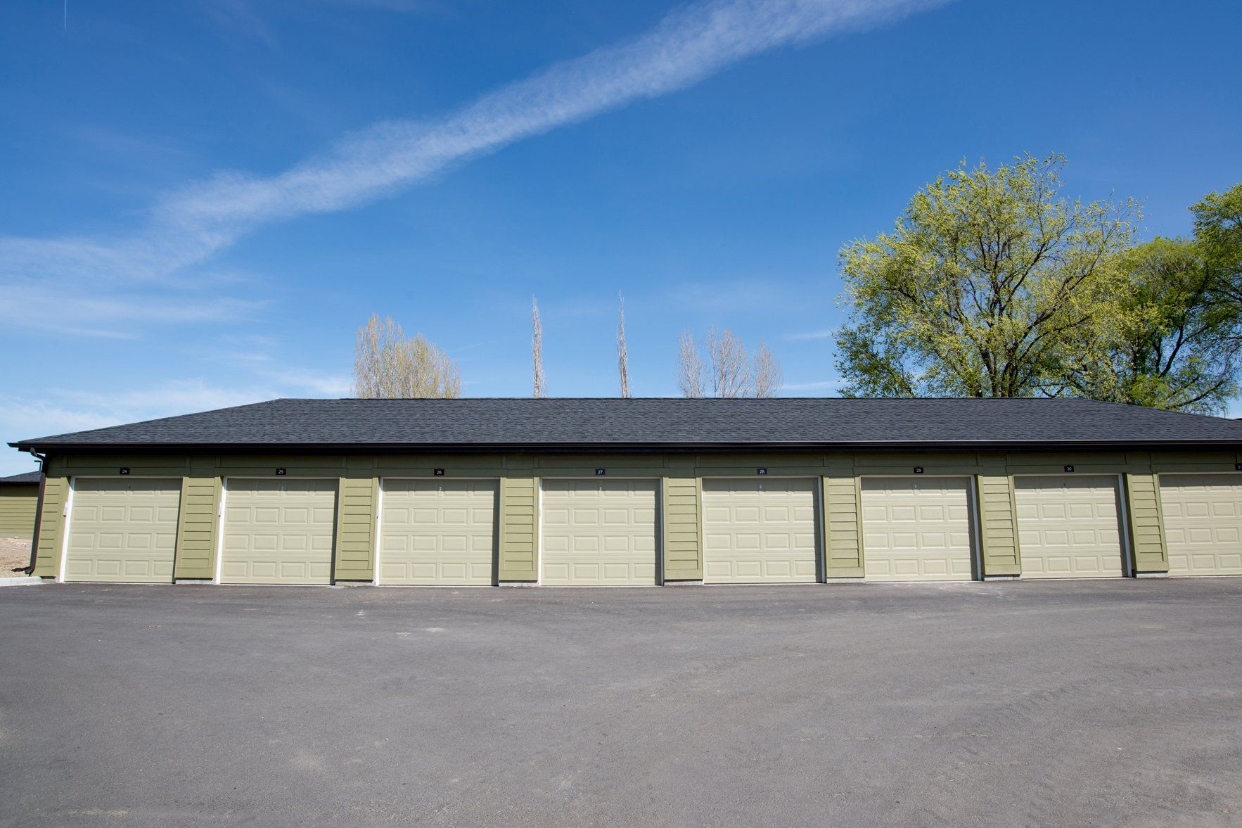 Retreat at Silvercloud garage