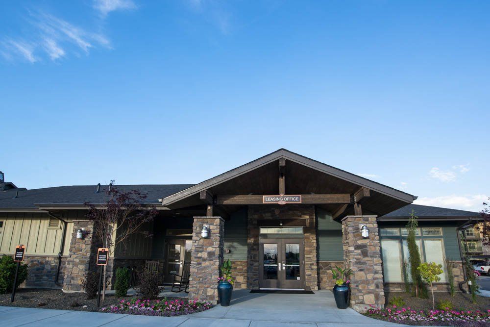 Retreat at Silvercloud Exterior