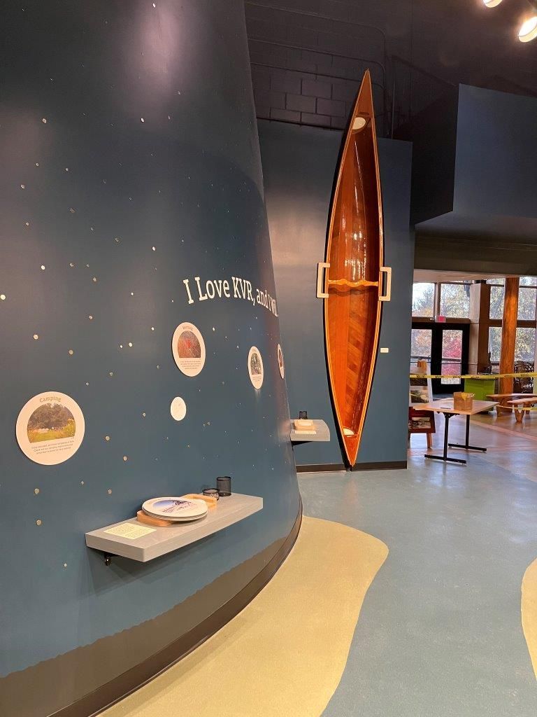 Feedback table & canoe — Arlington Heights, IL — Stevens Exhibits and Displays Inc